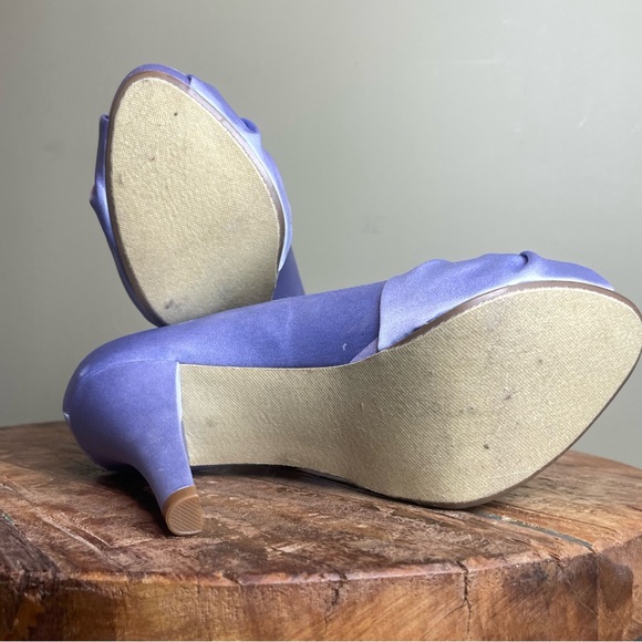 Michelangelo Diana Lavender Satin High Heels Rhinestone Embellishment Sz 7.5 M - Picture 9 of 13